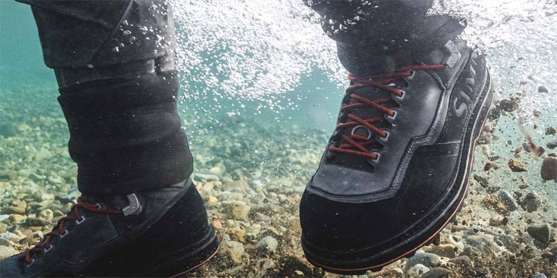 Simms Schuhe für das Spinnfischen